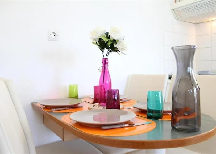 Appt 2 Pièces - Lr030-e111z * La Rochelle (Charente-Maritime)